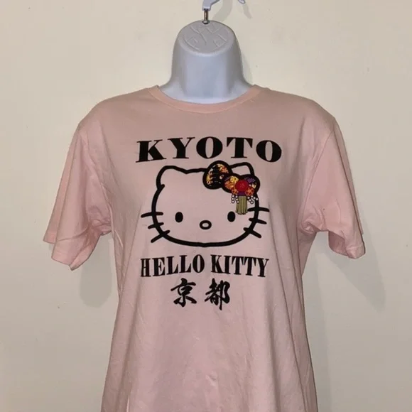 Rare Women’s Hello Kitty Kyoto,Japan Graphic Tee - Picture 2 of 10